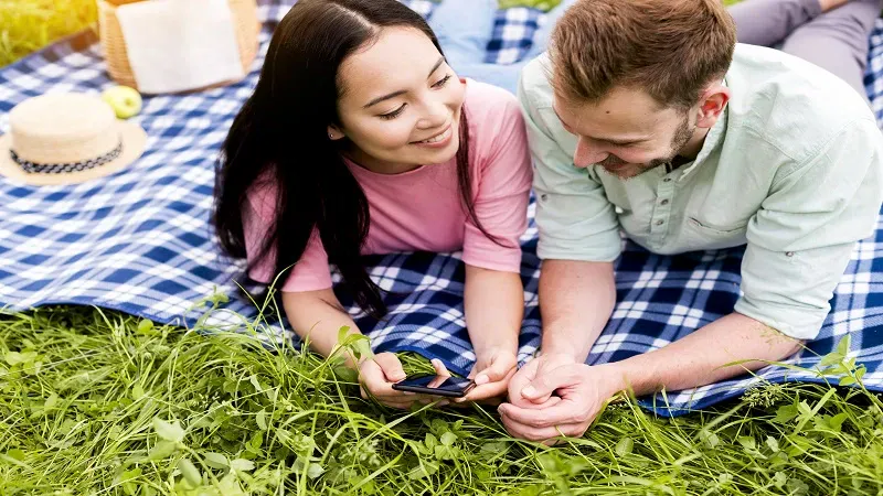 Why Buying Turf Online Is Perfect for Busy Parents