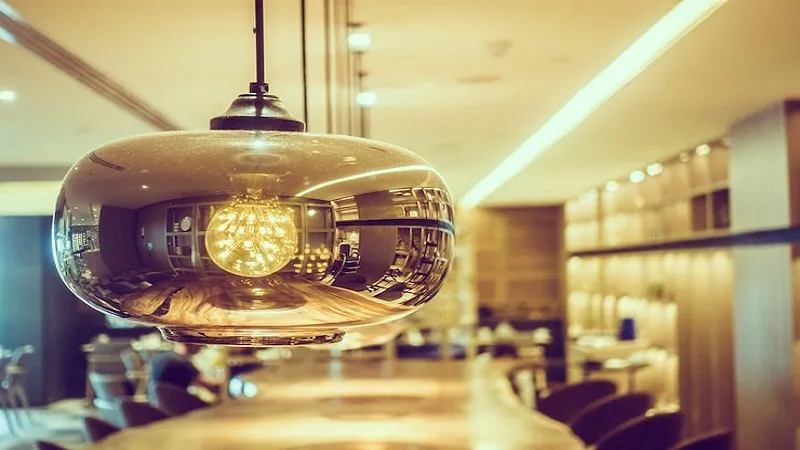 How Pendant Lighting Shapes Atmosphere and Function in Everyday Spaces