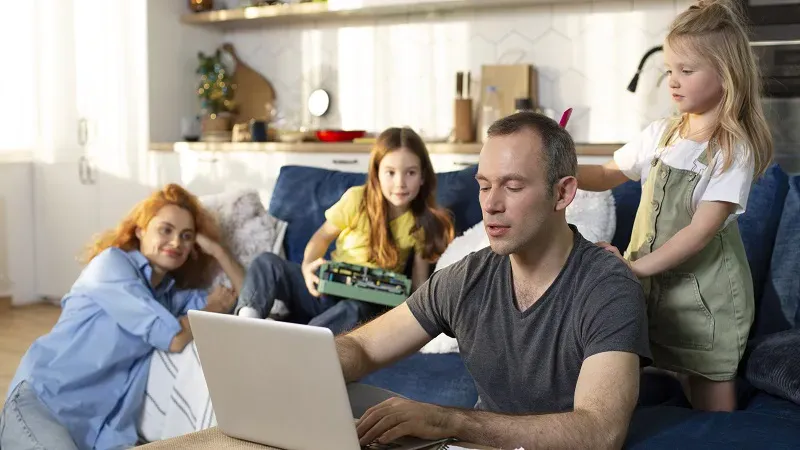 Why Time Awareness Helps Parents Manage Modern Family Life
